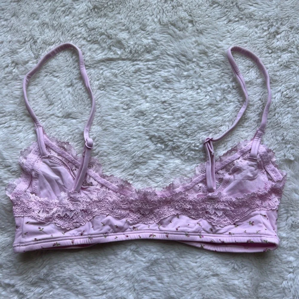 SKIMS bralette features